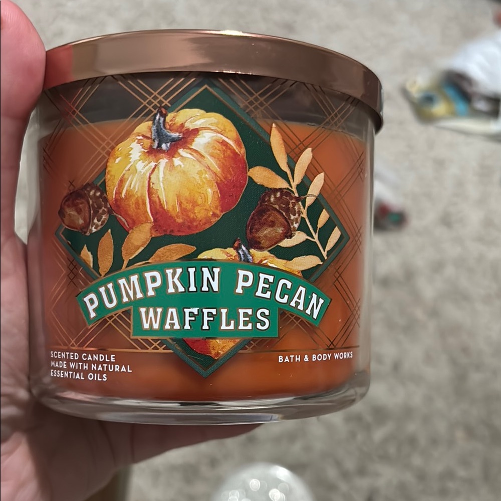 Bath & Body Works Pumpkin Pecan Waffles Scented Candle